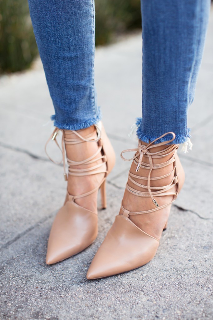 frayed-hem-jeans