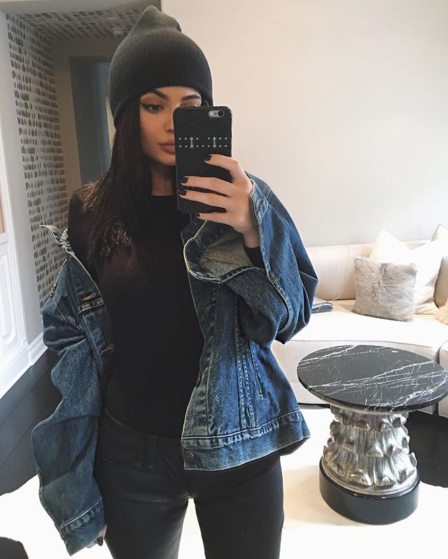 Kylie Jenner Wears Vintage Levi's Denim On Instagram 7