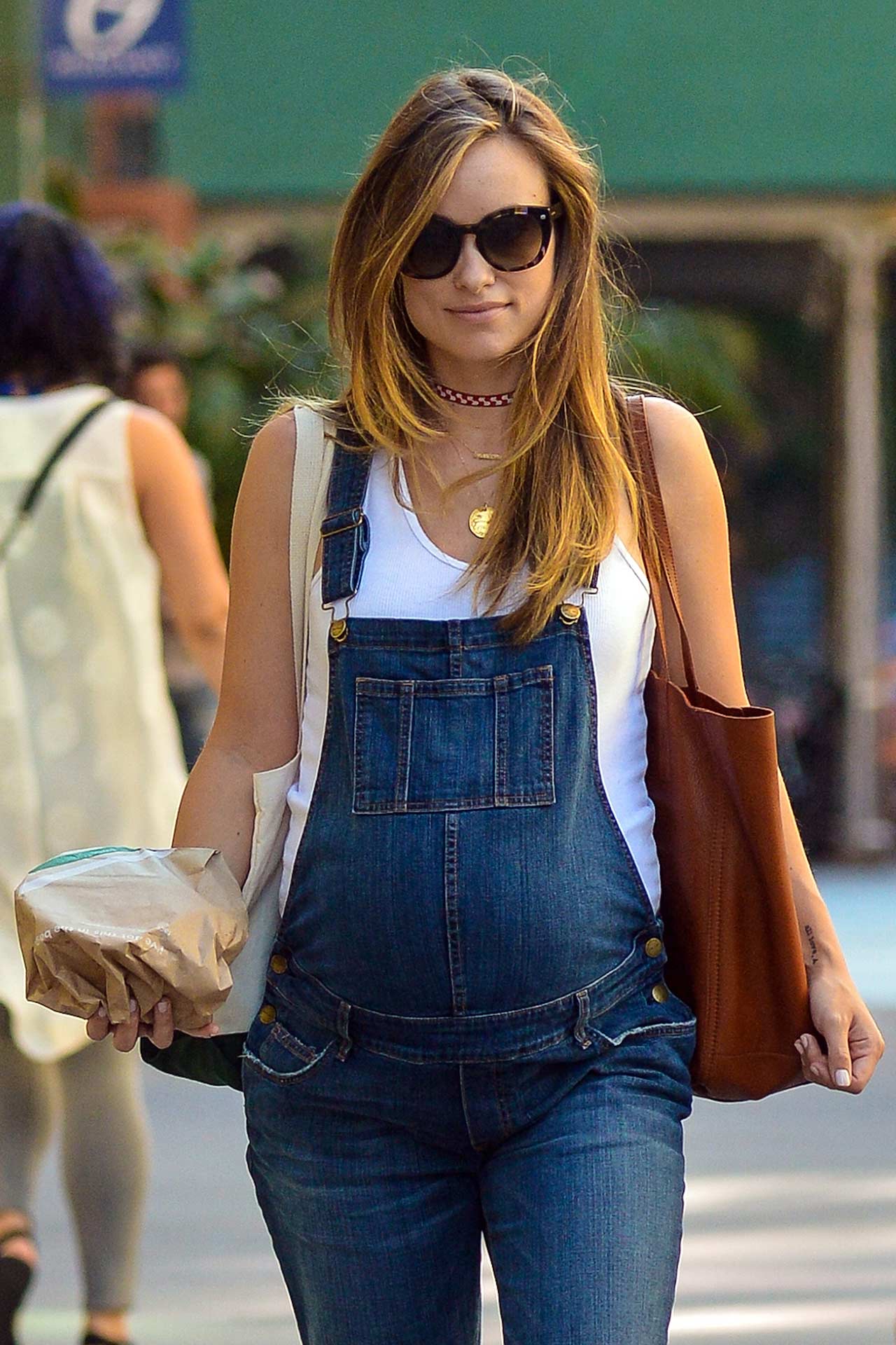 olivia-wilde-current-elliott-denim-overalls