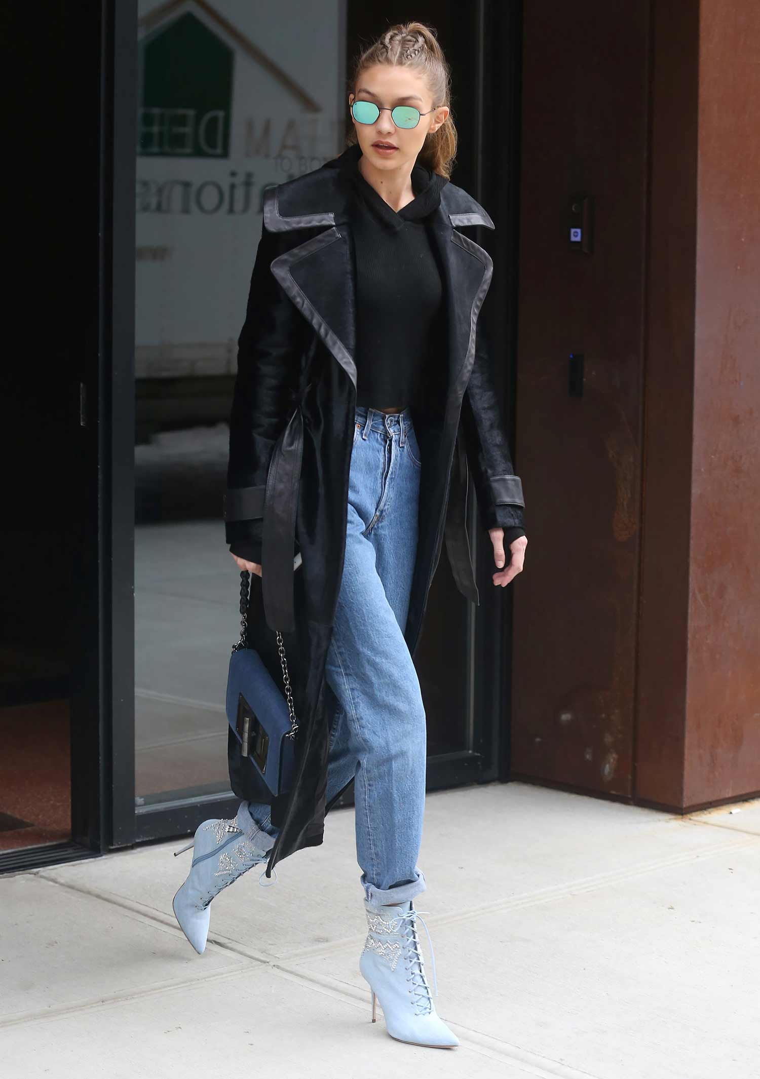 gigi-hadid-vintage-levis-jeans