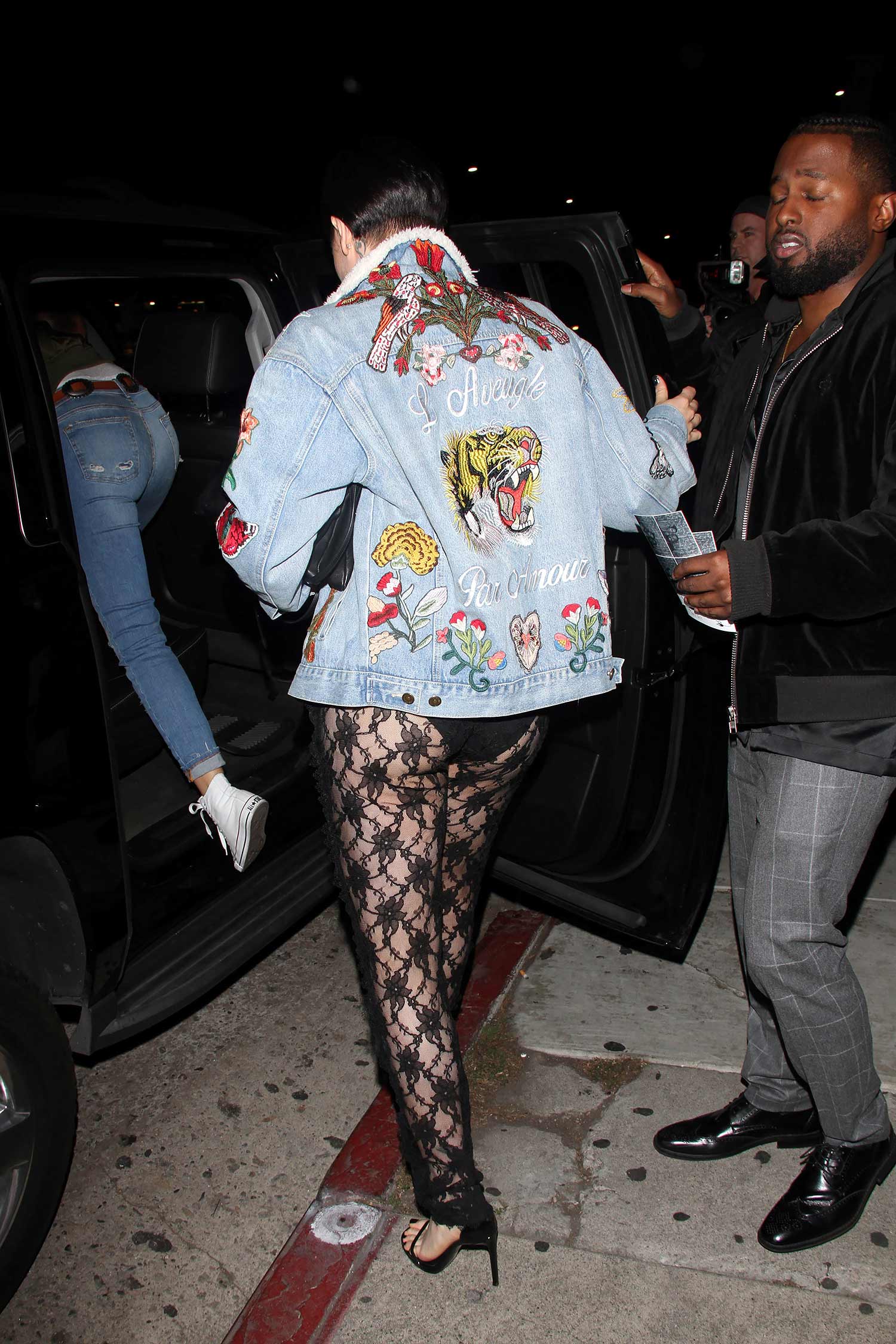 jessie-j-gucci-denim-jacket-2