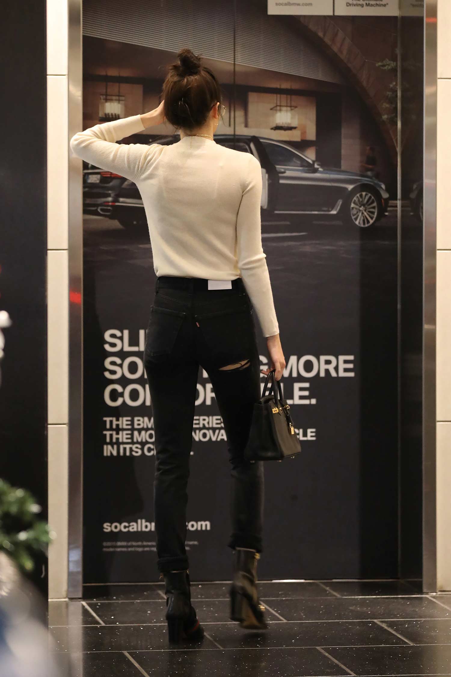 kendall-jenner-redone-levis-jeans